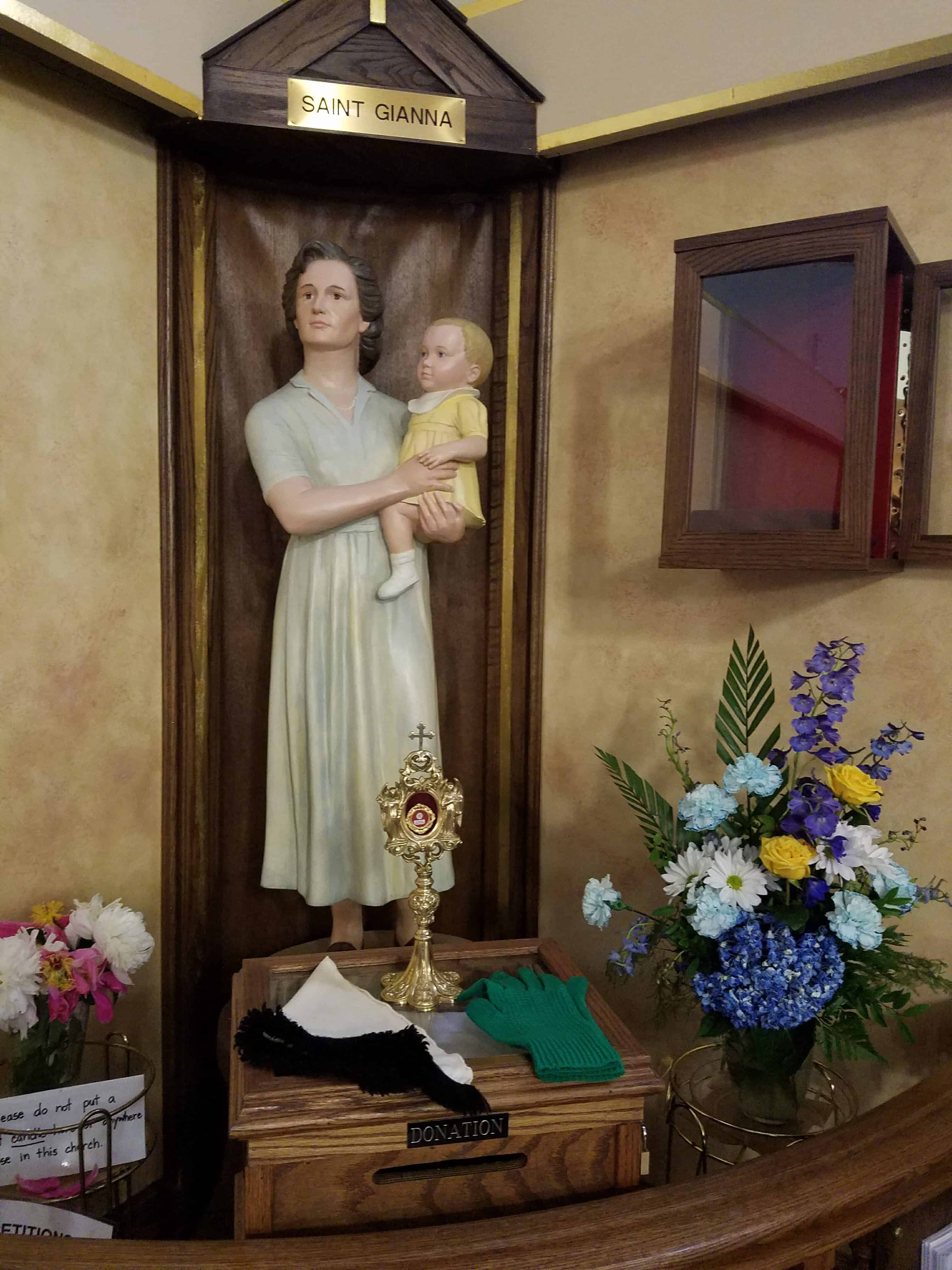 Resultado de imagem para SAINT Gianna Beretta Molla STATUE