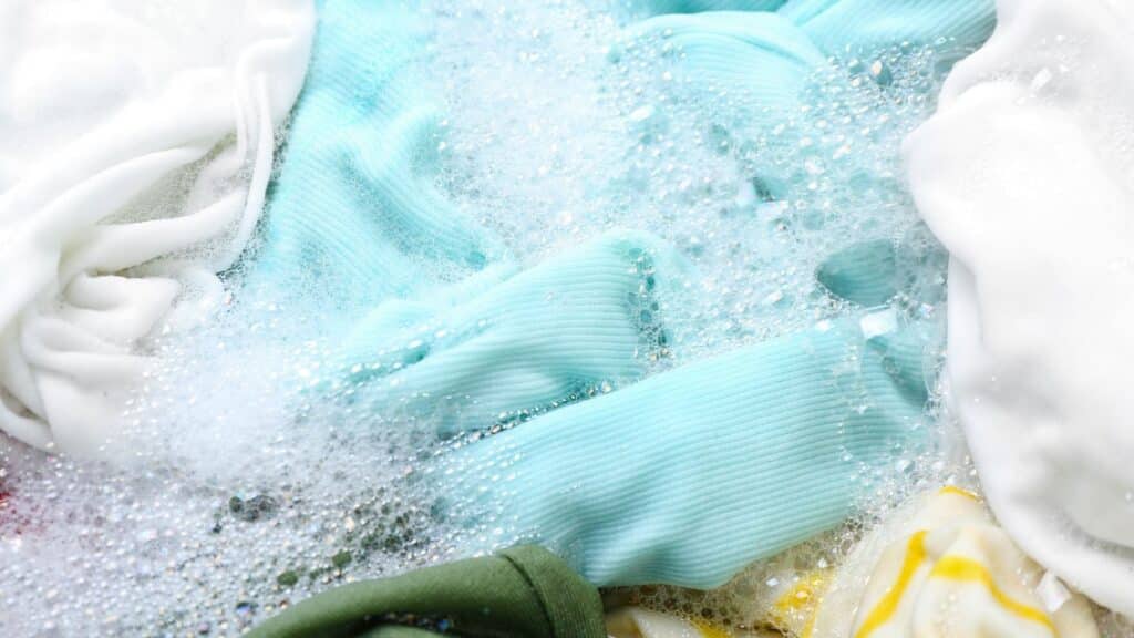 Best nontoxic cleaning products laundry, picture of clothes being washed