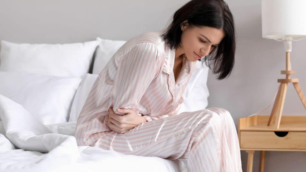 Signs of an Ectopic Pregnancy, image of woman with cramps